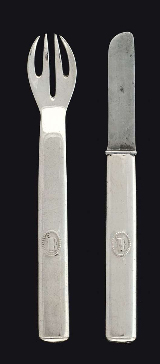 TWO PIECES OF CUTLERY FOR CHILDREN